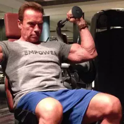 Was für eine Motivationsrede! Arnold Schwarzenegger zeigt euch den Schlüssel zum Erfolg