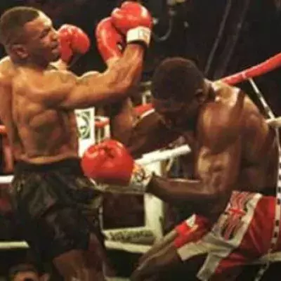 Die schönsten Aufwärtshaken in der Karriere von Mike Tyson