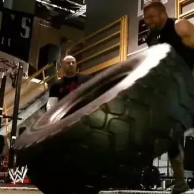 Das unglaubliche Training des Wrestlers Triple H