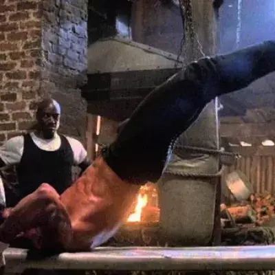 Wie kriegt man so stählerne Bauchmuskeln wie Sylvester Stallone in Rocky?