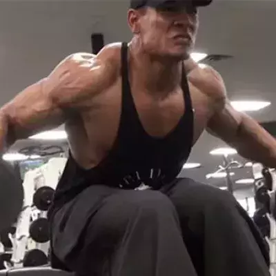 Bodybuilding: Das Schultern- und Trizepstraining von Charles Fuller