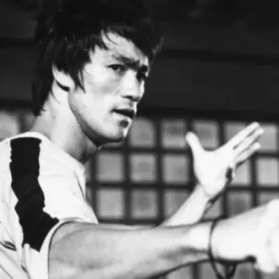 Bruce Lee: Echte Bilder seiner übermenschlichen Schläge im Jeet Kune Do
