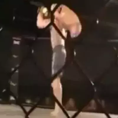 MMA: Er zersplittert sich das Knie während des Kampfes