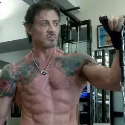 Entdecken Sie das unglaubliche Training von Sylvester Stallone für seinen Film Expendables!