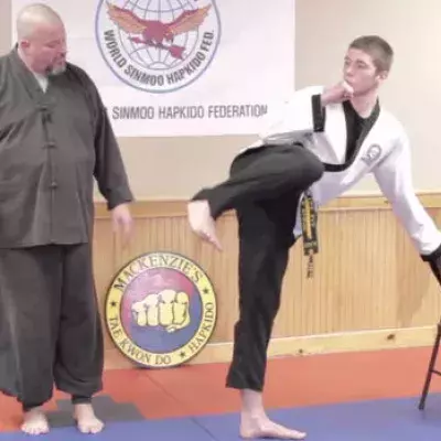 Hapkido: Mit dieser Technik verbessert ihr die Höhe eures High Kicks in nur einer Woche