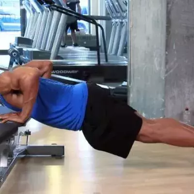 Incline Press-Ups: eine kurze Übung für den Aufbau des Oberkörpers
