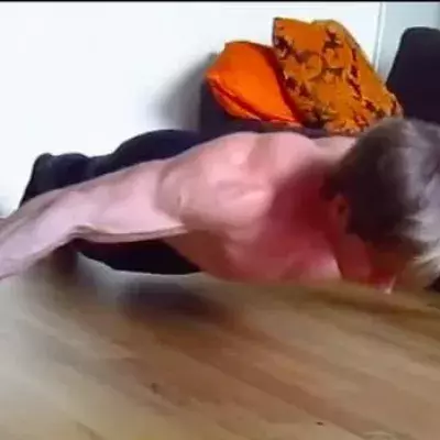 Calisthenics: Ein Programm von Liegestützen für eine starke Brust- und Schultermuskulatur