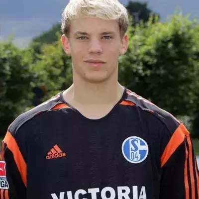 Fußballer früher und heute: Krass, wie sich Manuel Neuer verändert hat!