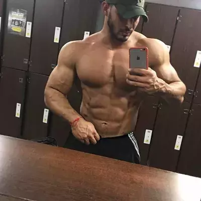 So kannst du zu einem Traumkörper kommen wie McFit-Model Amin!