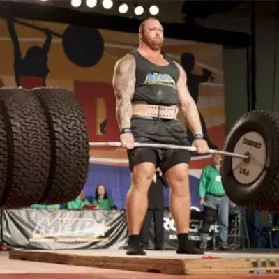 The Mountain schreibt einen neuen Deadlift-Rekord von 472 kg
