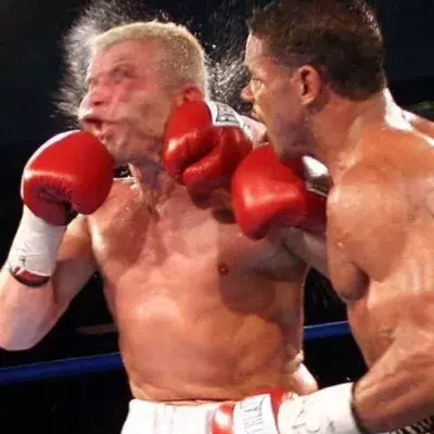 Die 10 krassesten Bilder von Boxern, die gerade einen Schlag kassieren