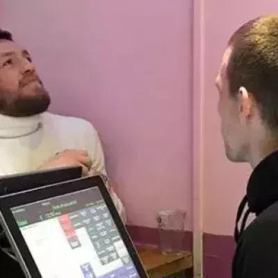 Conor McGregor in einem Coffeeshop in Amsterdam erwischt