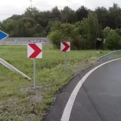 Betrüger warten auf der Autobahn-Ausfahrt und bitten um Geld