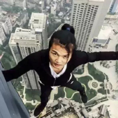 Echt oder nicht? Chinesischer Extrem-Youtuber stürzt von einem Hochhaus