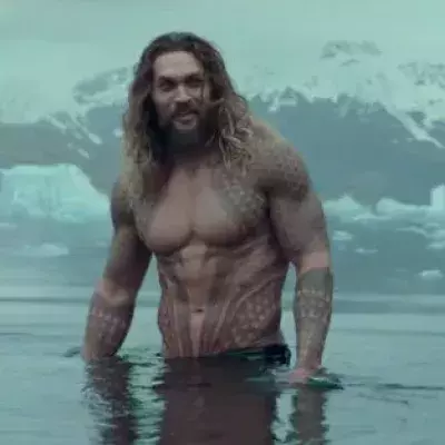 Jason Momoa zeigt, mit welchen Übungen er sich den Aquaman-Körper antrainiert hat