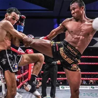 Buakaw gelingt einer der brutalsten Knockouts seiner Karriere