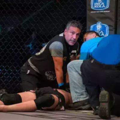 MMA-Kämpfer stirbt zweimal hintereinander im Oktagon und überlebt