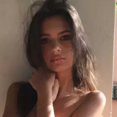 Emily Ratajkowski: Ihre Kleidung in einem marokkanischen Palast führt zu einem Skandal