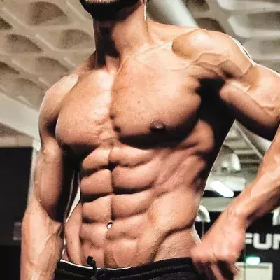 Trainingsmethoden für voll austrainierte Bauchmuskeln
