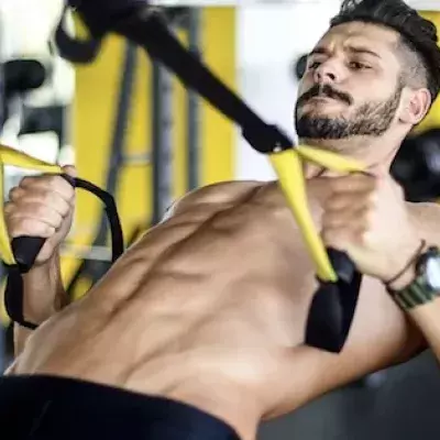 Muskeltraining an TRX-Schlaufen: Übungen und Bewegungen für ein komplettes Workout