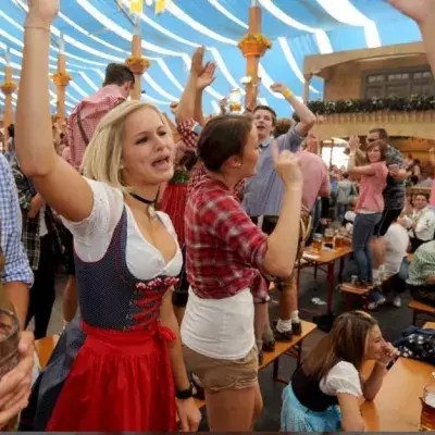 Bierzelt-Skandal: Ohne Lederhose kein Einlass!