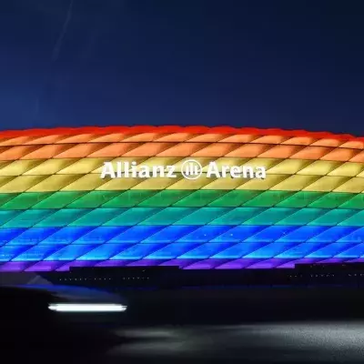 Die Münchner Allianz Arena in bunten Farbe, anlässlich des Christopher Street Days
