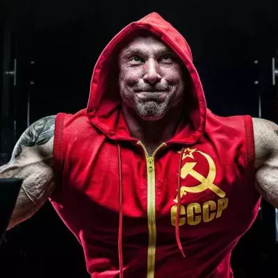 Ein Bodybuilder beim Training