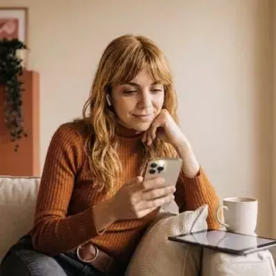 “Das Smartphone ist für viele längst die Fernbedienung des Alltags”: Immer mehr Bildschirmzeit in Deutschland?