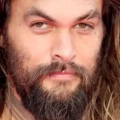 Jason Momoa: Der Schauspieler wird von einem Bulldozer umgefahren