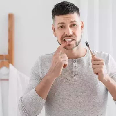 Mangelnde Mundhygiene: Die häufigsten Ursachen für Zahnfleischbluten