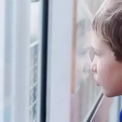 Asperger-Syndrom: Definition, Symptome und Behandlung bei Erwachsenen und Kindern