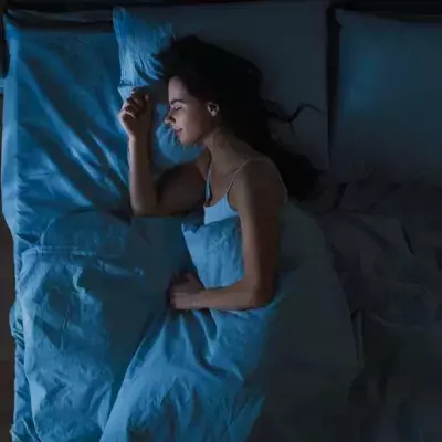 Schlafen Männer besser als Frauen? Schlafmythen im Check
