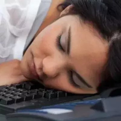 Narkolepsie: Definition, Symptome, Test, Therapie, Medikamente und Ursachen