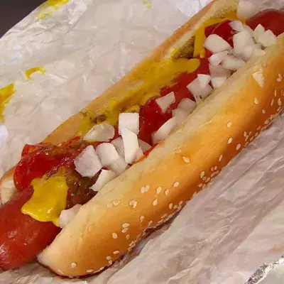 Wie werden Hotdogs wirklich gemacht?