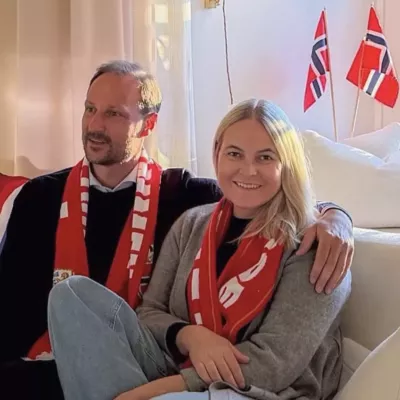 Kronprinzessin feiert Norwegensieg - Erste Fotos von Mette-Marit nach Lungen-OP