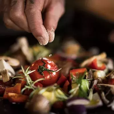 Diät und Ernährung: Zu dieser Uhrzeit müsst ihr essen, um euren Fettabbau zu optimieren!