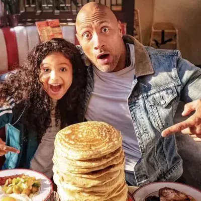 Dwayne Johnson ist Meister darin, sehr viel auf einmal zu essen!