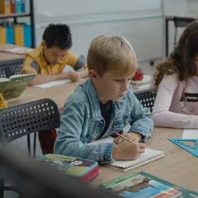Kinder müssen die Schule besuchen dürfen
