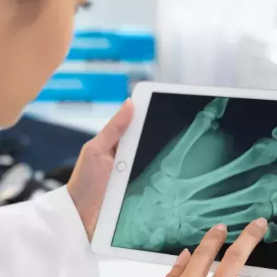 Nach nur einem Jahrzehnt hat das Smartphone begonnen, unsere Hände zu verformen