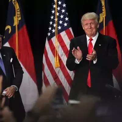 Trump und Giuliani bei einem Wahlkampfauftritt