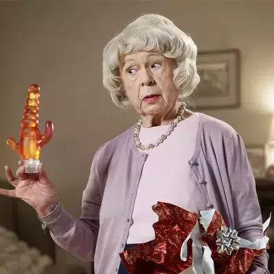 Diese 83-Jährige ist süchtig nach Tinder 