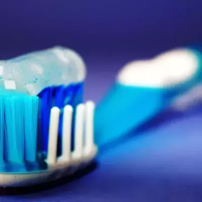 Das sagt die Farbe deiner Zahnbürste über deine Persönlichkeit aus