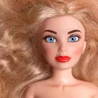 Die provokante Unterwäsche dieser Puppen sorgt für Kontroversen
