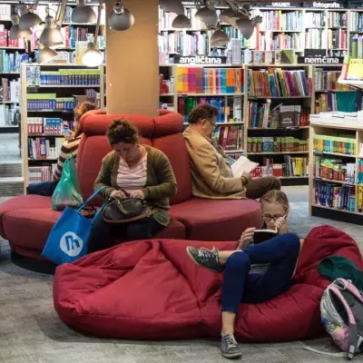 Dillon Helbigs Buch ist in der örtlichen Bibliothek ein echter Hit