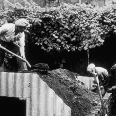 Familie baut Bunker um
