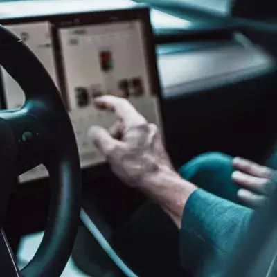 Tesla-Upgrade von Baby durchgeführt