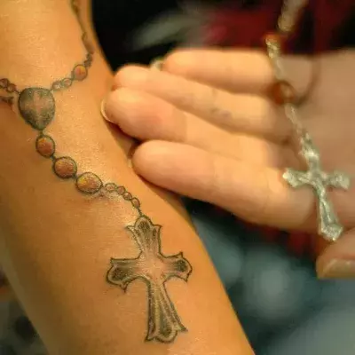 Tattoos werden vom Bestatter entfernt
