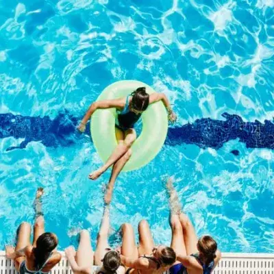 Covid-19: Läuft man beim Schwimmen Gefahr, sich anzustecken?