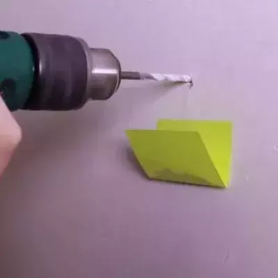 Tipps und Tricks - Episode 1: Wie bohrt man ein Loch in eine Wand, ohne Dreck zu hinterlassen?