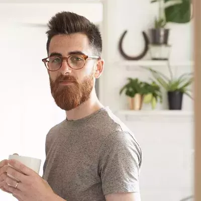 Ein bizarrer Trend, der den Hipster-Bart wachsen lässt, führt zu Ohnmacht